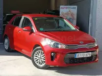 Usado Kia Rio 101 CV (74 kW) 2018 Rojo Berlina