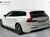 Usado Volvo V60 Core 351 CV (258 kW) 2023 Blanco Familiar