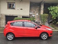 Usado Ford Fiesta Trend 100 CV (73 kW) 2016 Rojo Berlina