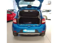 Usado Dacia Sandero Stepway 90 CV (66 kW) 2013 Azul Utilitario