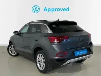 Usado VW T-Roc Life 110 CV (80 kW) 2024 Gris SUV
