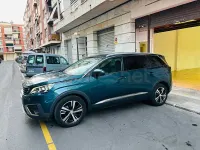 Usado Peugeot 5008 Allure 130 HP (95 kW) 2018 Azul SUV