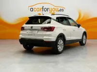 Usado Seat Arona Ecomotive 95 CV (69 kW) 2017 Blanco SUV
