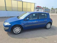 Usado Renault Mégane Dynamique 105 CV (77 kW) 2006 Azul Berlina
