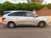 Usado SsangYong Rodius 165 CV (121 kW) 2012 Gris / plata Monovolumen