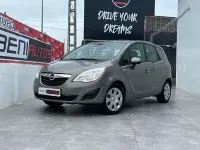 Usado Opel Meriva Expression 101 CV (74 kW) 2011 Beige Monovolumen