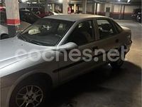 Usado Opel Vectra 100 CV (73 kW) 1997 Gris / plata Berlina