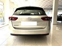 Usado Opel Insignia Selective 136 CV (100 kW) 2019 Plateado Familiar