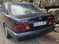 Usado Mercedes E290 Elegance 129 CV (94 kW) 1997 Azul Berlina