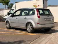 Usado Ford C-MAX Ghia 109 CV (80 kW) 2004 Gris / plata Monovolumen