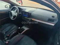 Usado Opel Astra GTC Sport 120 CV (88 kW) 2007 Negro Berlina