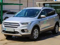 Usado Ford Kuga Trend+ 120 CV (88 kW) 2018 Gris SUV