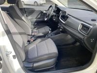 Usado Kia Stonic 84 HP (61 kW) 2022 Branco SUV