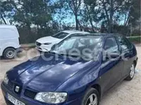 Usado Seat Cordoba Stella 90 CV (66 kW) 2002 Azul Berlina