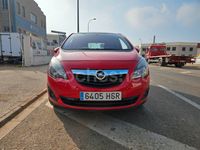 Usado Opel Meriva Design Edition 110 CV (80 kW) 2013 Rojo Monovolumen
