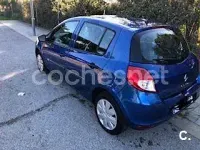 Usado Renault Clio II 75 CV (55 kW) 2011 Azul Berlina