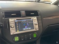 Usado Ford C-MAX Ghia 136 CV (100 kW) 2004 Gris / plata Monovolumen