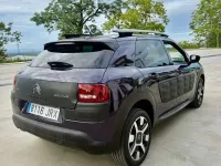Usado Citroën C4 Feel 100 CV (73 kW) 2017 Violeta / lila Berlina