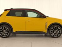 Usado Renault 5 E-Tech Techno 110 kW (150 CV) 2024 Amarillo con techo negro Berlina