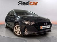 Usado Hyundai i20 101 CV (74 kW) 2022 Negro Berlina