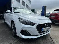 Usado Hyundai i30 120 CV (88 kW) 2018 Blanco Berlina