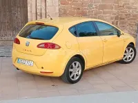 Usado Seat Leon Sport 105 CV (77 kW) 2007 Amarillo Utilitario