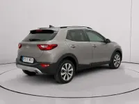 Usado Kia Stonic 120 CV (88 kW) 2022 Verde SUV