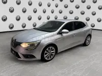 Usado Renault Mégane GT Line GT-Line 130 CV (95 kW) 2017 Gris / plata Berlina
