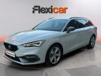 Usado Seat Leon FR 130 CV (95 kW) 2023 Blanco Familiar