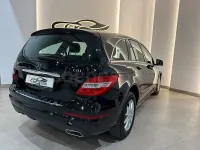 Usado Mercedes R300 190 CV (139 kW) 2011 Negro Monovolumen
