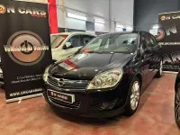 Usado Opel Astra Cosmo 100 CV (73 kW) 2007 Negro Berlina