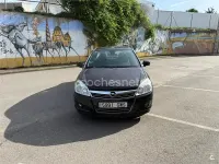 Usado Opel Astra Edition 110 CV (80 kW) 2010 Negro Berlina