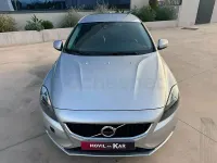 Usado Volvo V40 Momentum 120 CV (88 kW) 2017 Gris / plata Berlina