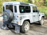 Usado Land Rover Defender 122 CV (89 kW) 2007 Gris / plata Familiar