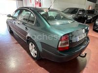 Usado Skoda Superb Comfort 130 CV (95 kW) 2005 Azul Berlina