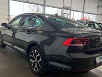 Usado VW Passat Executive 120 CV (88 kW) 2020 Gris Berlina