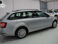 Usado Skoda Octavia Style 115 CV (84 kW) 2019 Gris / plata Familiar