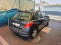 Usado Peugeot 207 75 CV (55 kW) 2007 Negro Berlina