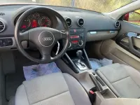 Usado Audi A3 Ambiente 150 CV (110 kW) 2005 Rojo Utilitario