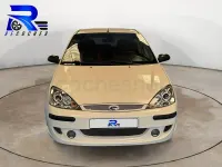 Usado Ford Focus Trend 115 CV (84 kW) 2002 Blanco Berlina