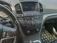 Usado Opel Insignia Business 130 CV (95 kW) 2013 Blanco Familiar