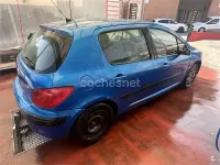 Usado Peugeot 307 90 CV (66 kW) 2004 Azul Berlina