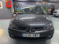 Usado Renault Laguna II Authentique 110 CV (80 kW) 2006 Gris / plata Berlina