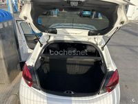 Usado Peugeot 208 Style 82 CV (60 kW) 2017 Blanco Utilitario