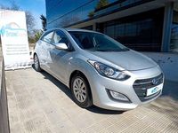 Usado Hyundai i30 101 CV (74 kW) 2015 Gris / plata Berlina
