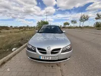 Usado Nissan Almera 98 CV (72 kW) 2004 Gris / plata Berlina
