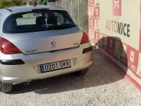Usado Peugeot 308 90 CV (66 kW) 2008 Gris / plata Berlina