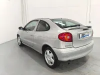 Usado Renault Mégane Coupé Dynamique 110 CV (80 kW) 2002 Gris / plata Coupe