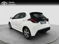Usado Toyota Yaris Hybrid Active 116 CV (85 kW) 2024 Blanco classic Berlina