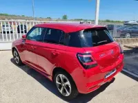 Usado Suzuki Swift 83 CV (61 kW) 2024 Rojo Utilitario